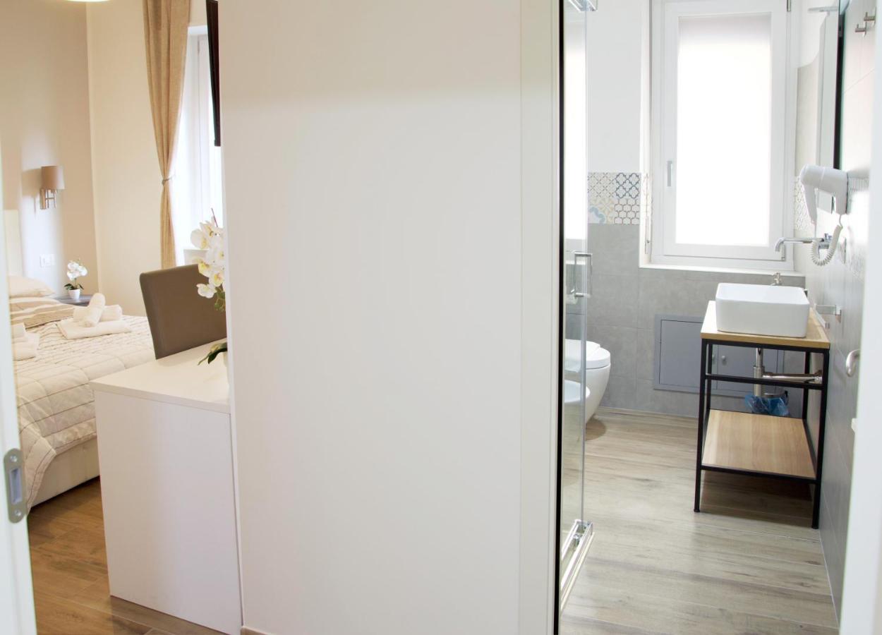 Minerva Rooms Pavia Exteriör bild