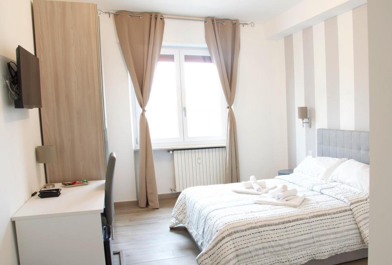 Minerva Rooms Pavia Exteriör bild