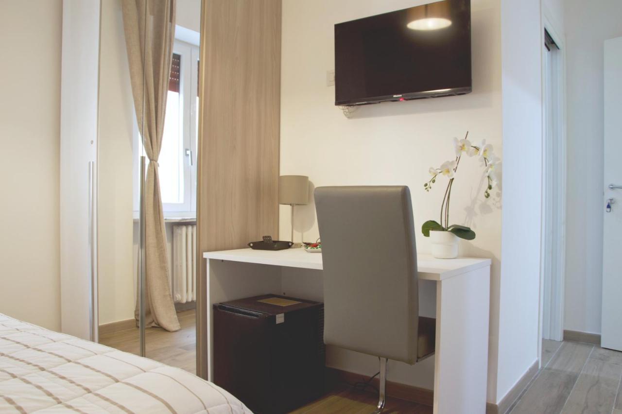 Minerva Rooms Pavia Exteriör bild